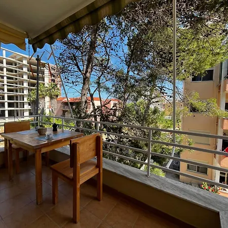 Golemi Apartment